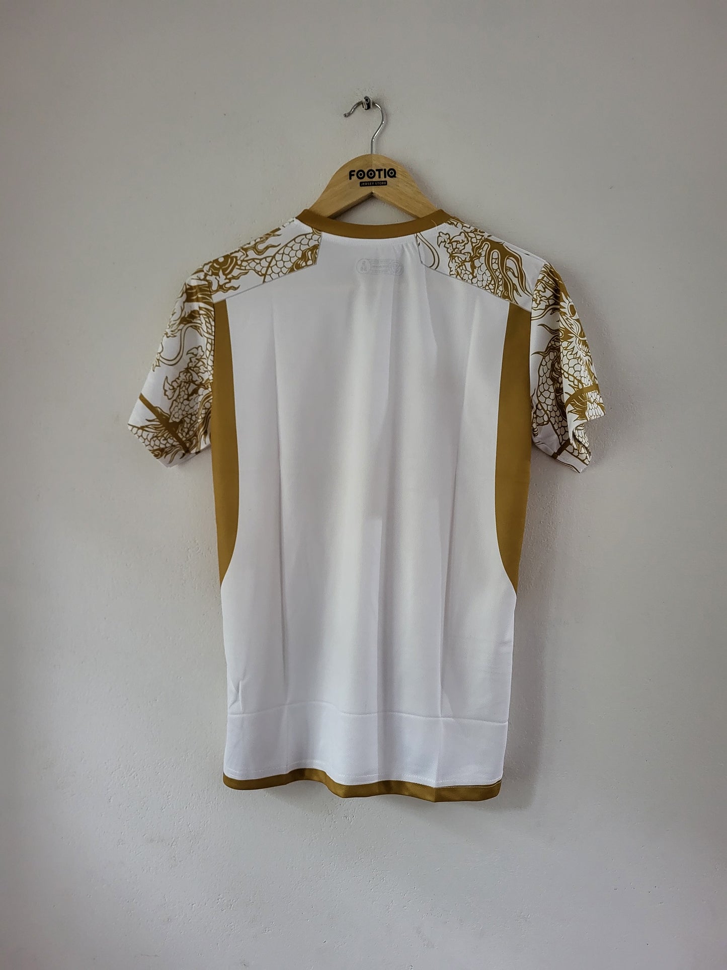 REAL MADRID SPECIAL EDITION PREMIUM V NECK EMBROIDERY