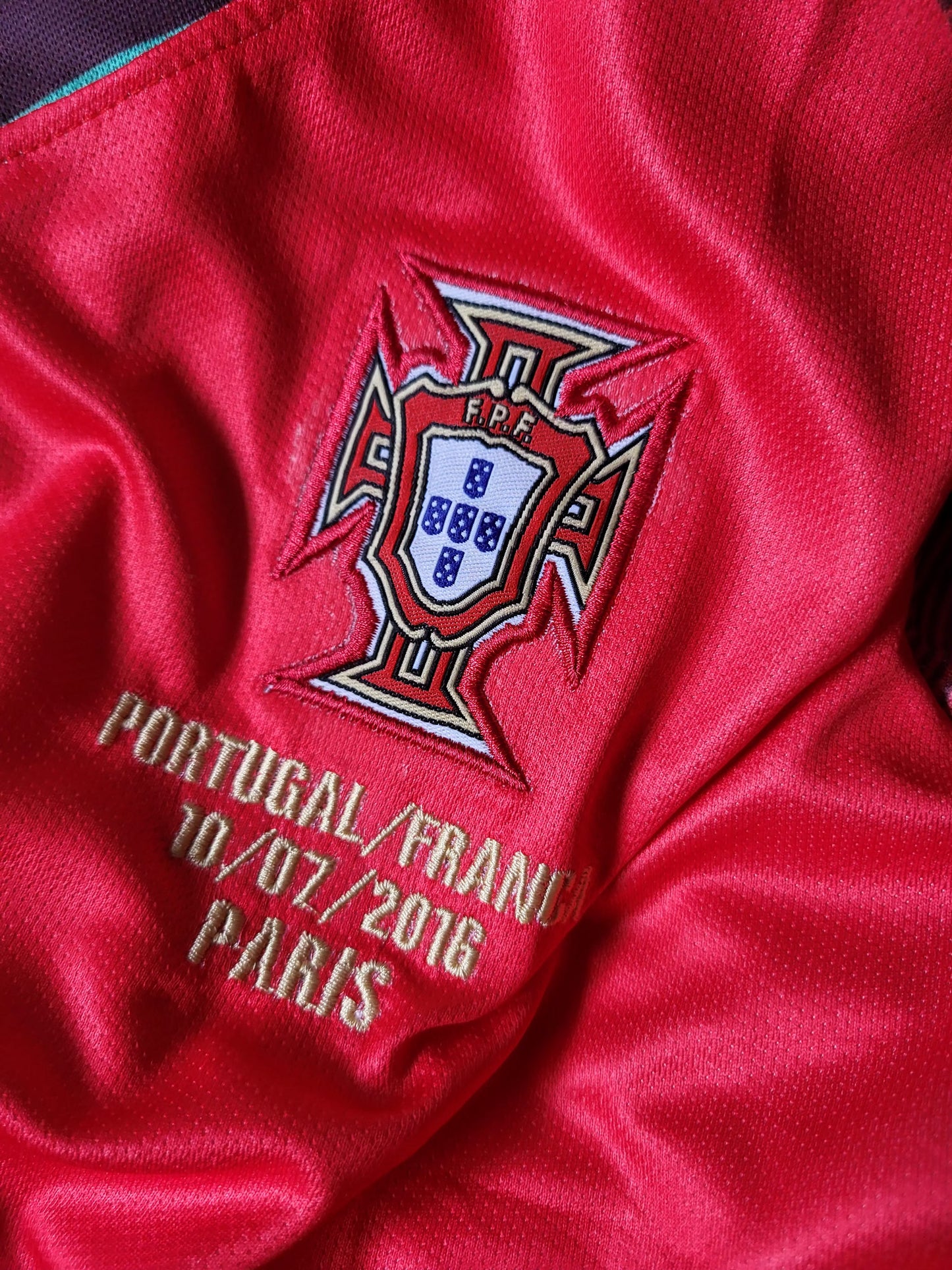 RONALDO PORTUGAL 2016 HOME KIT PREMIUM V NECK EMBROIDERY