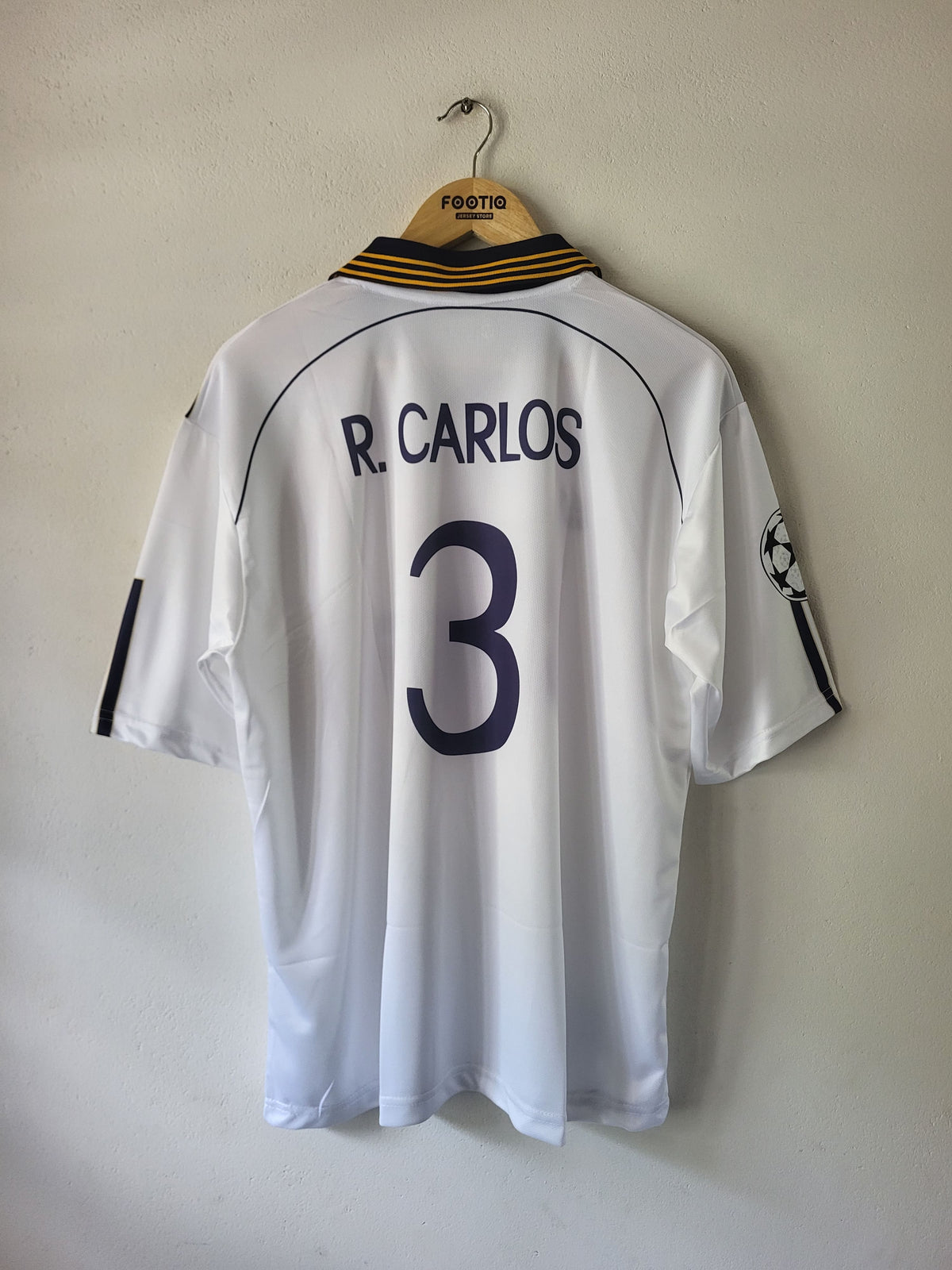 R Carlos Real Madrid Home Kit 1999-20 Collar Five Sleeve Premium Embroidery, Madrid teka Jersey, most selling, oversized, trending jersey, player version 