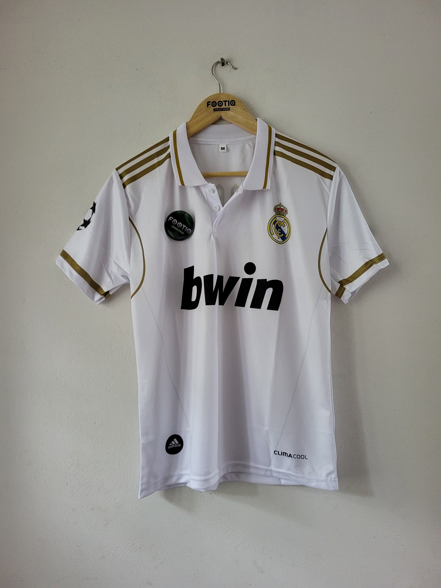S RAMOS REAL MADRID HOME KIT 2011-12 COLLAR SUBLIMATION